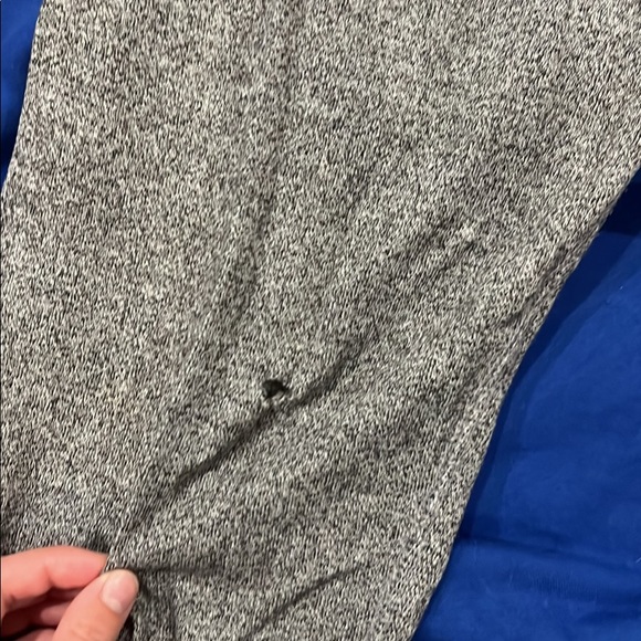 Roots sweat pants, they’re a size XS and I haven’t worn them much! - Picture 3 of 3